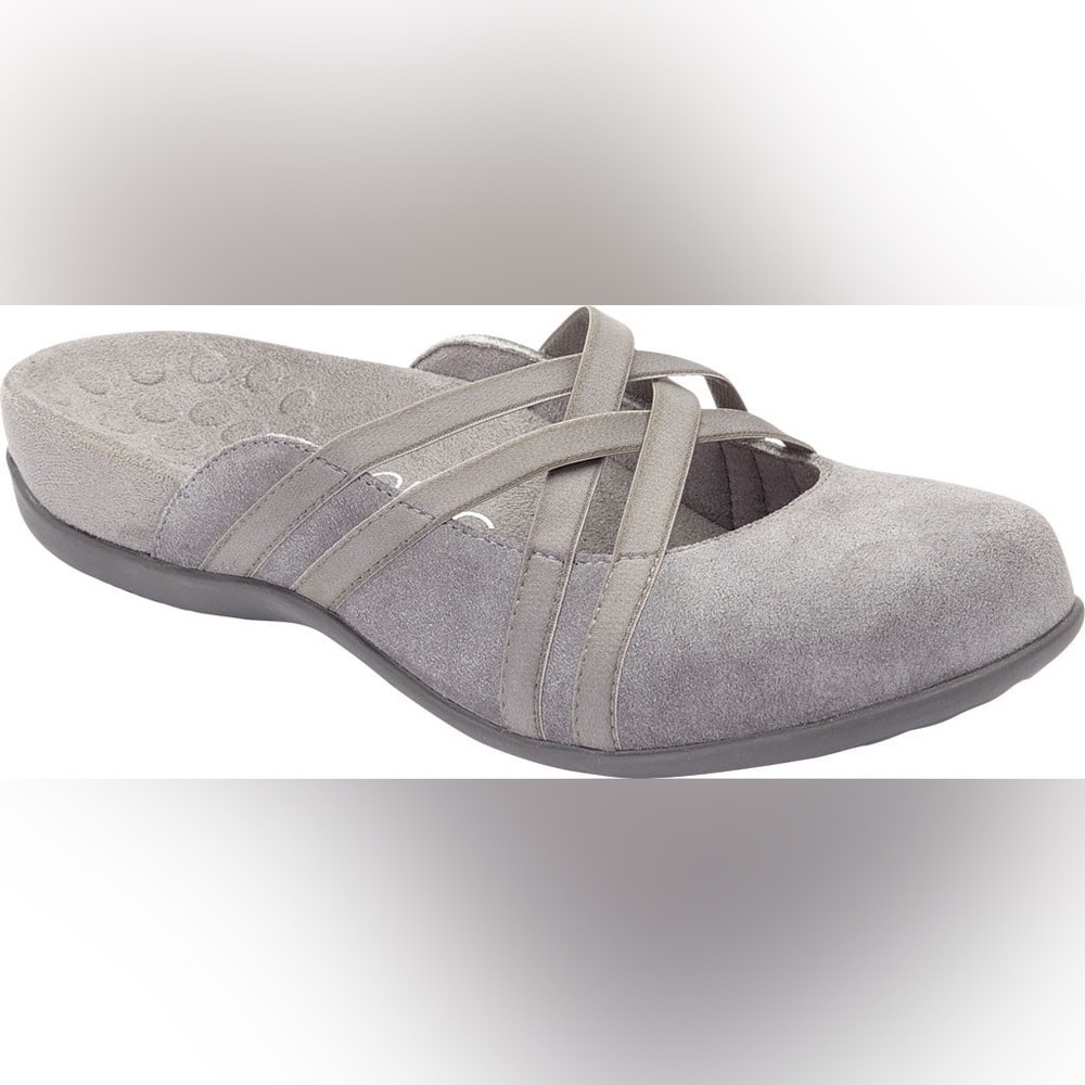 Women’s VIONIC Claire grey leather slip on criss cross shoes- Size 6